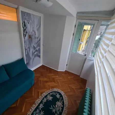 Apartment Papagajka *