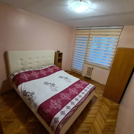 Apartment Papagajka *